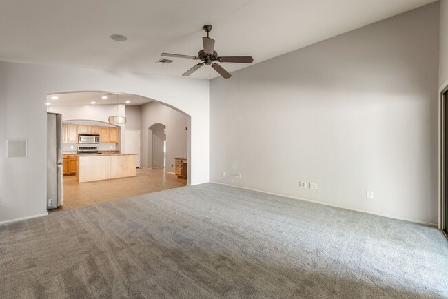 Building Photo - Spacious Floor Plan in Copper Basin