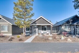 Building Photo - Beautiful Home with Modern Comforts