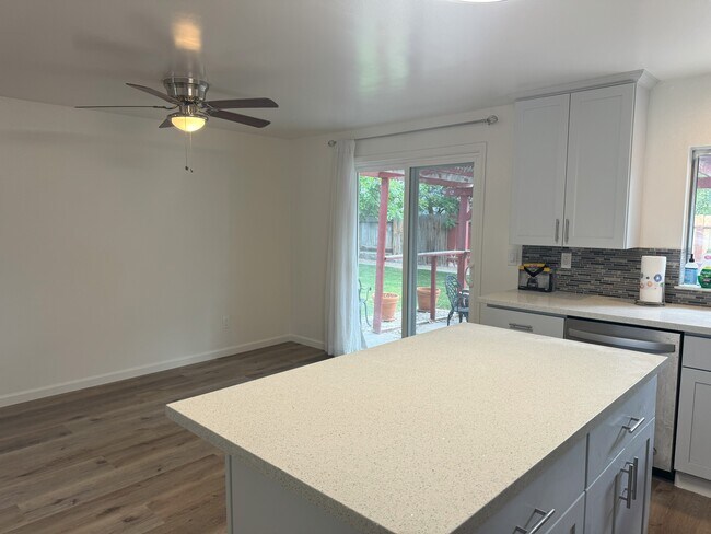 Building Photo - 2460 Brookside Way