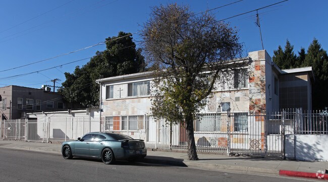 Primary Photo - 426-428 W 77th St