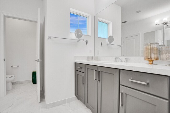 Building Photo - 1842 Sandpiper Pointe Pl