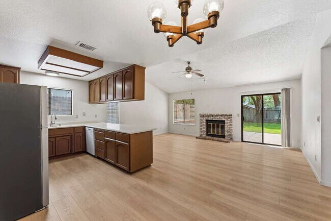 Building Photo - 101 Claim Ct