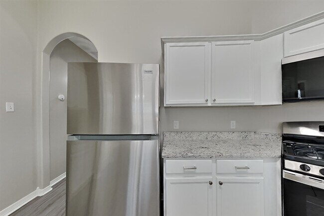 Building Photo - 5219 Whitebridge Ln