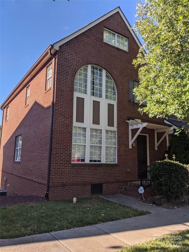 Building Photo - 119 Steinbeck Wy