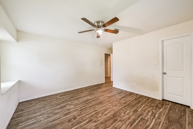 Building Photo - 3700 Stassen St