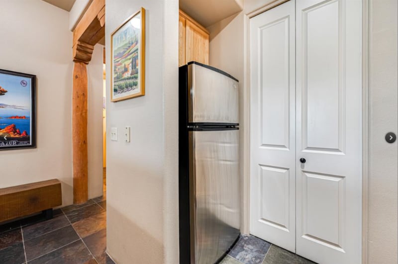 Building Photo - 1405 Vegas Verdes Dr