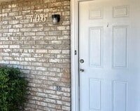 Building Photo - Redbud Duplex