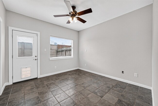 Building Photo - 2352 Sperber Ln