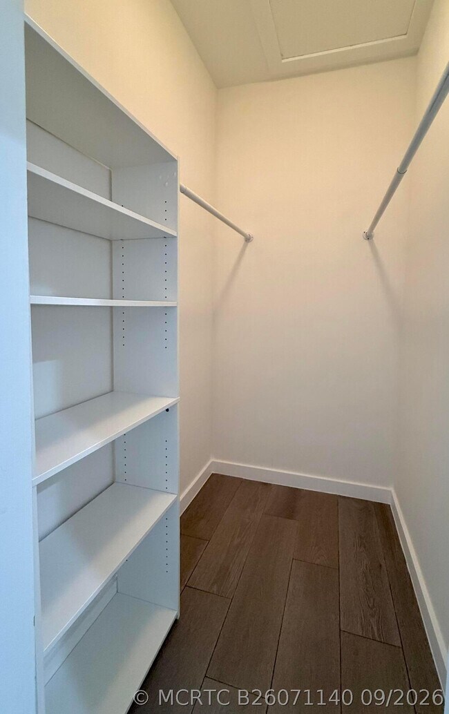 Building Photo - 1030 Crystal Way