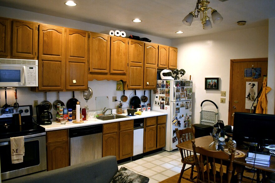 Building Photo - 374 North St