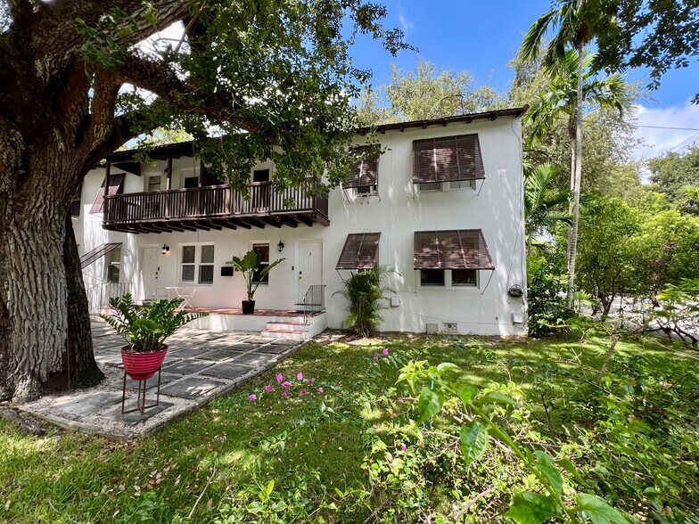 Building Photo - 6030 N Bayshore Dr