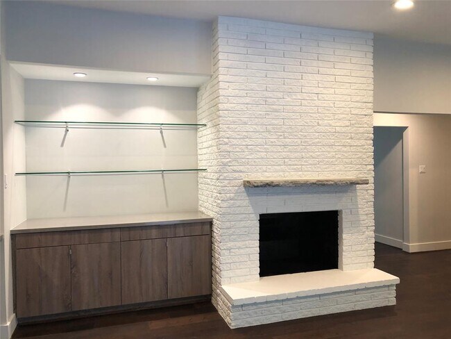 Building Photo - 5258 Ariel St