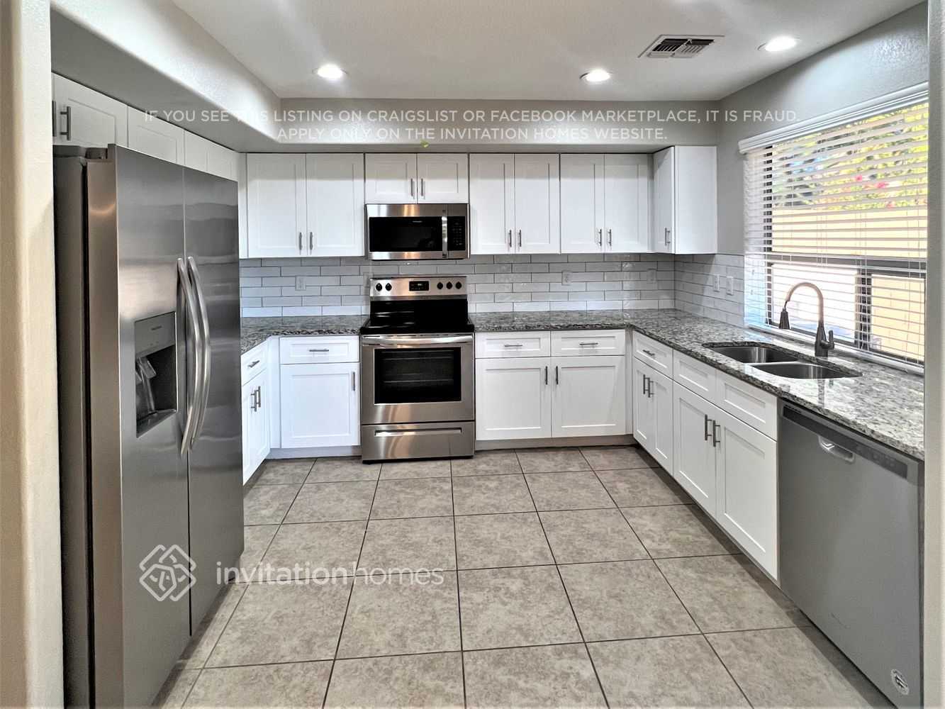 Building Photo - 42695 W Anne Ln