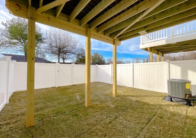 Building Photo - Sullivan Lane