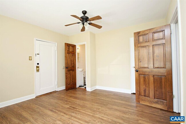 Building Photo - 32 University Cir