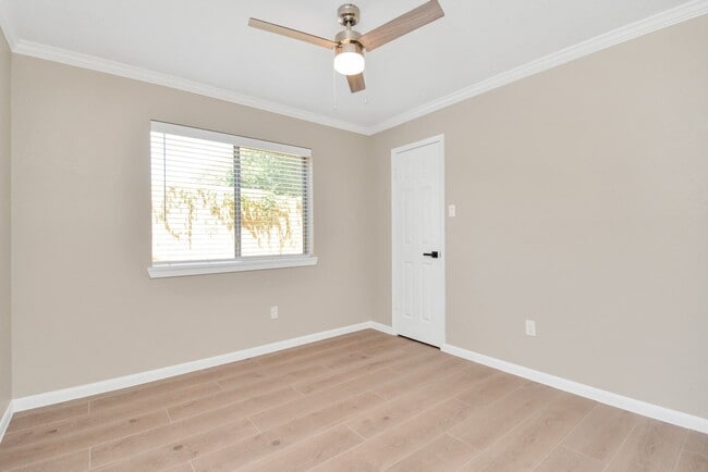 Building Photo - 10550 Emnora Ln