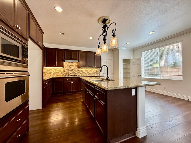 Building Photo - 13642 Pinnacle Way