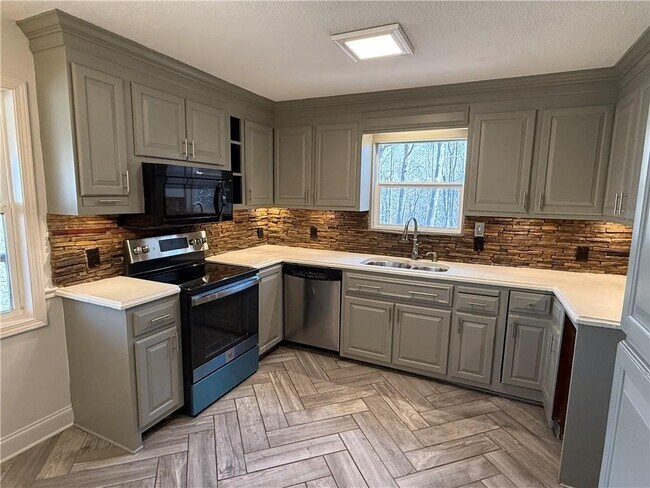 Building Photo - 456 Poverty Acres Rd