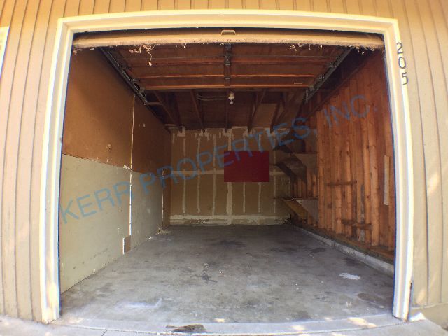 Building Photo - Charming 2-Bed Retreat with 875 Sq Ft of Comfort in Troutdale!