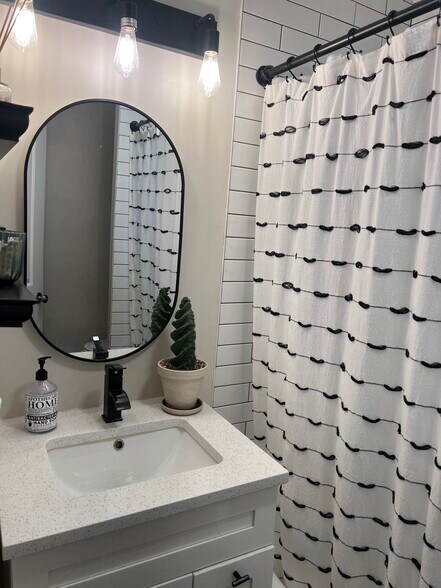 Building Photo - 251 S Quitman St