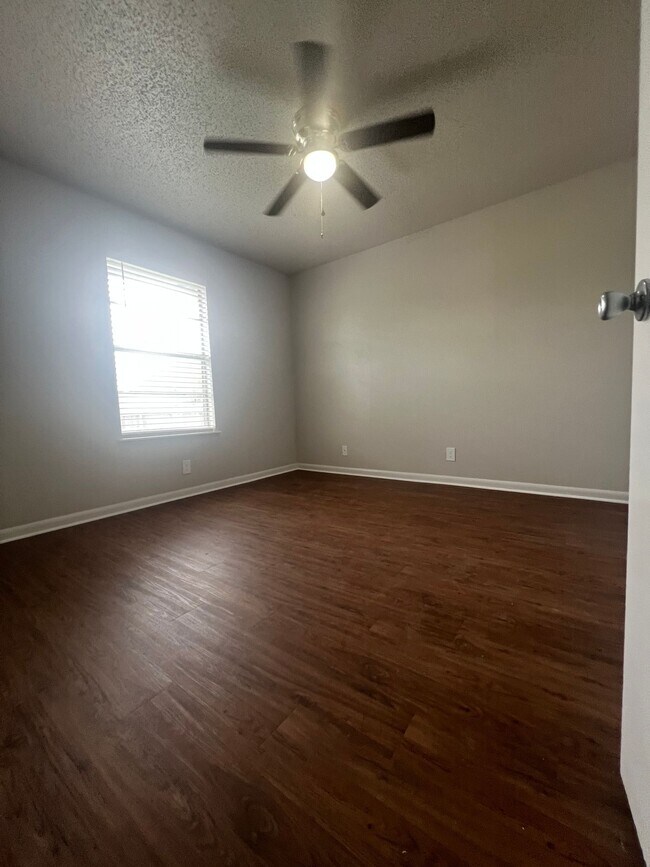 Building Photo - Renovated 2 Bed/1.5 Bath Duplex with Garage