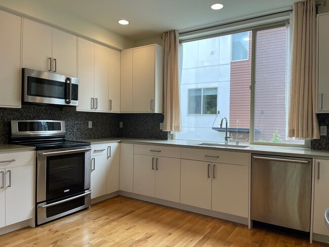 Building Photo - 2311A 48th Ave SW