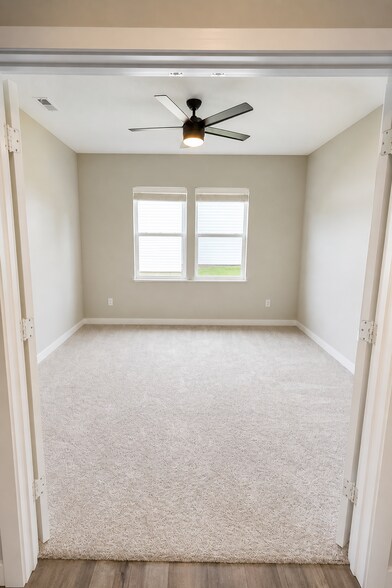 Building Photo - 9160 Larson Dr