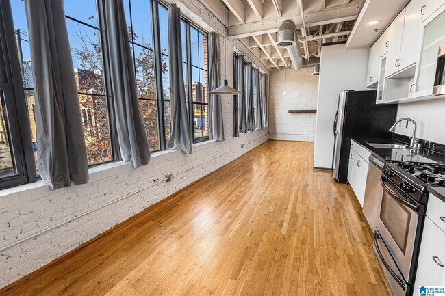 Primary Photo - 2412 2nd Ave N