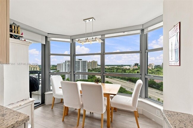 Building Photo - 3500 Mystic Pointe Dr