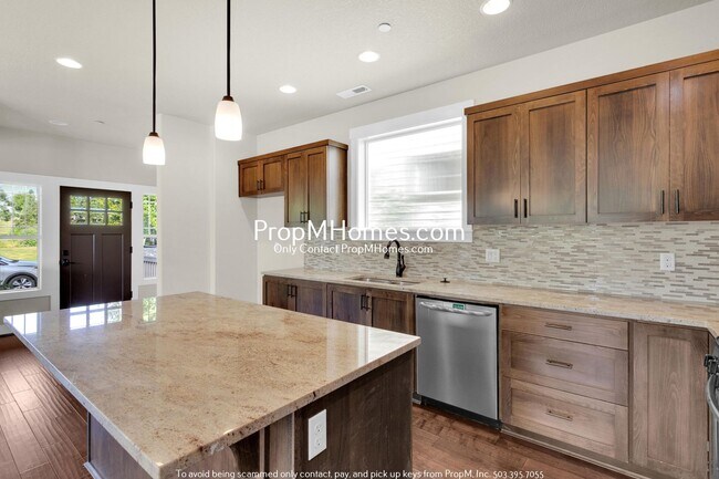 Building Photo - Luxury Four Bedroom Home in Villebois - Co...