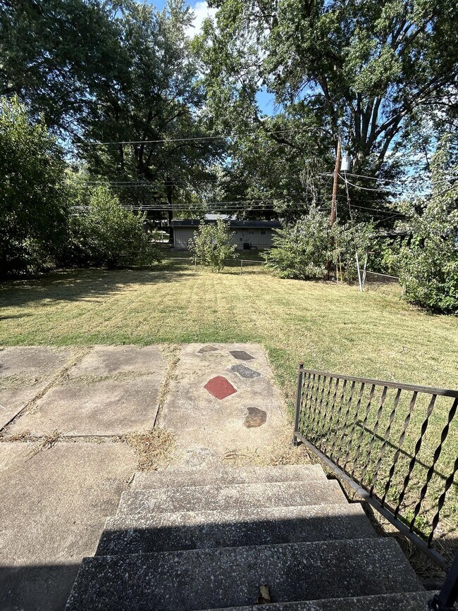 Building Photo - 8704 E 92nd St