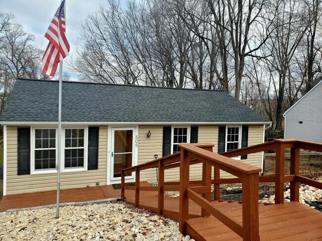 Primary Photo - 505 Northview Rd