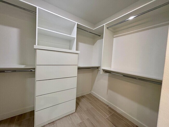 Building Photo - 510 Deer Path Lp