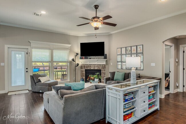 Building Photo - LEGACY HOME AVAILABLE! BELLE ROSE!