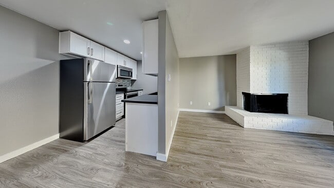 Building Photo - 1105 S Woodlawn St