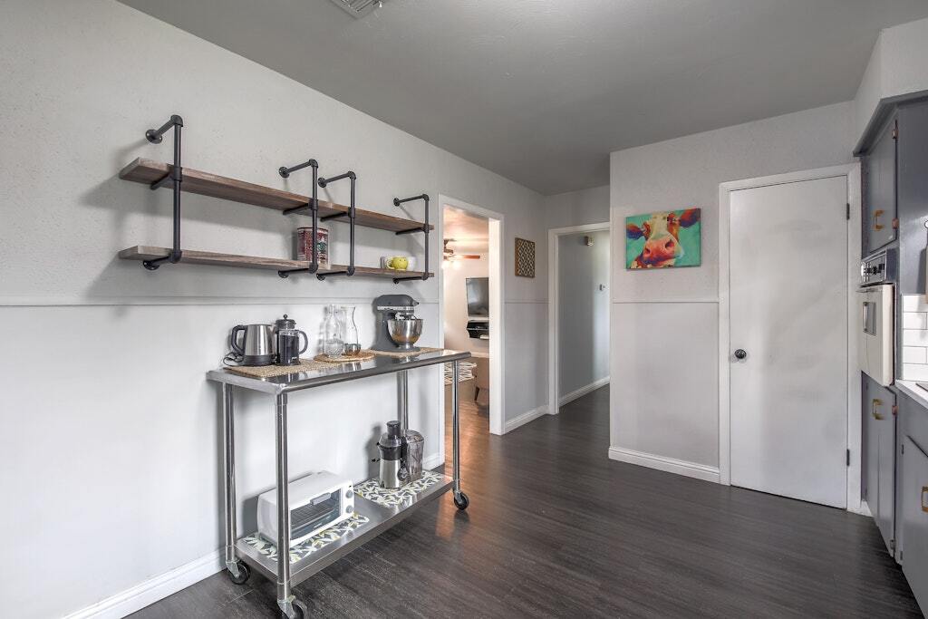 Building Photo - 6004 Libyan Dr