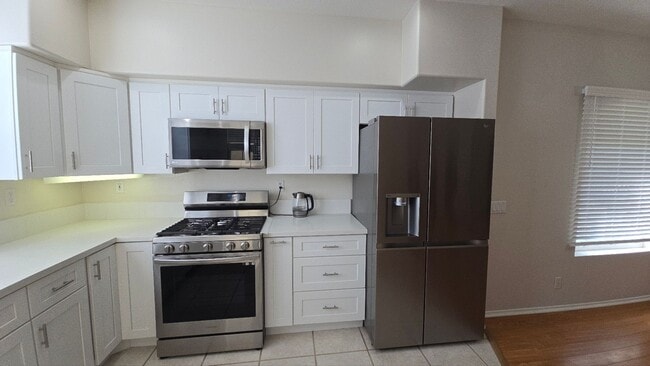 Building Photo - 308 Terra Bella
