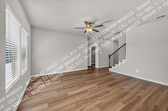 Building Photo - 2405 Nicole Dr