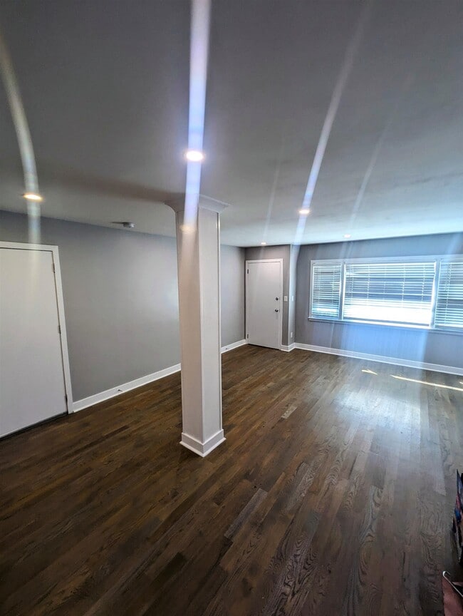 Building Photo - 440 New York Ave