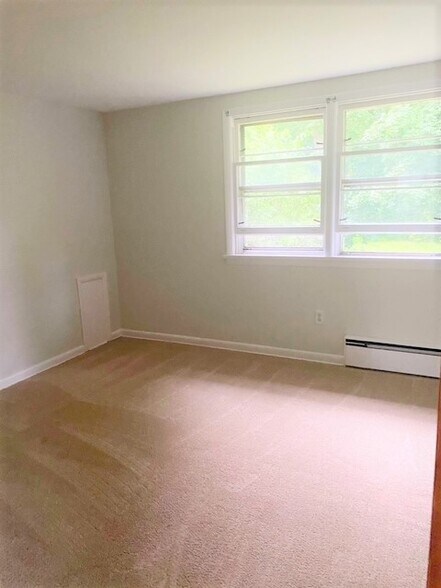 3rd bedroom - 3 Alton Rd