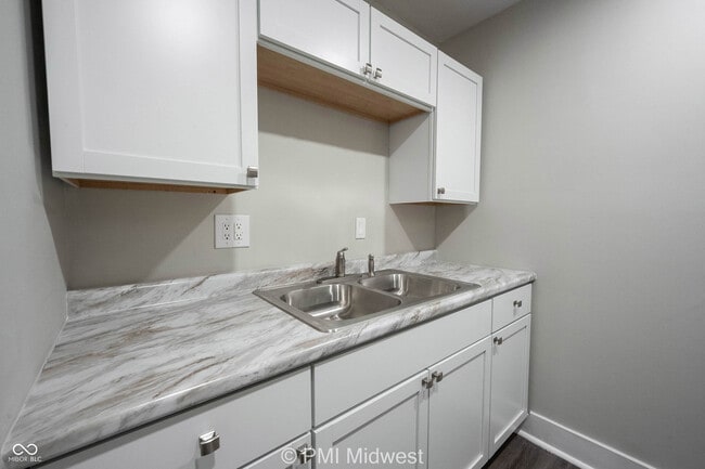 Building Photo - 2060 N Delaware St