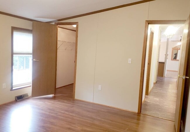 Building Photo - 2368 W 148th St S