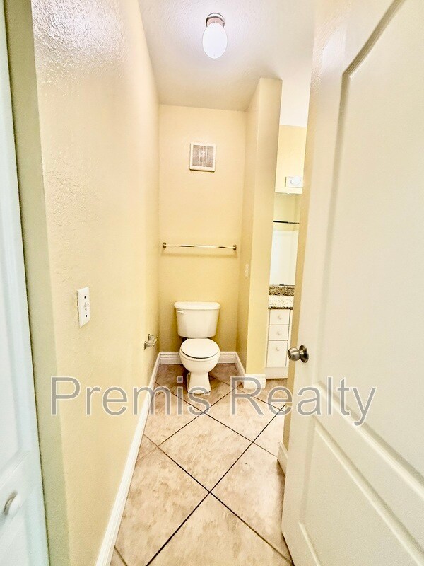 Building Photo - 2721 Via Murano