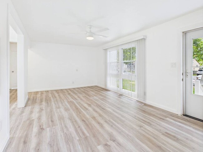 Building Photo - Cozy 2 Bedroom 1 Bathroom Ranch style Home...
