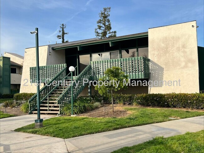 Building Photo - 15224 Ocaso Ave