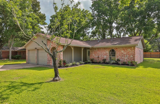 Building Photo - 409 Mary Ln