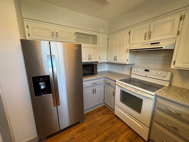 Building Photo - CUTE 1 Bedroom 1 Bathroom Home available NOW in NIXA!!