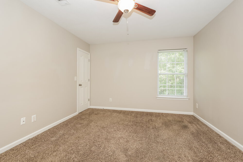 Building Photo - 702 Holland Ridge Dr