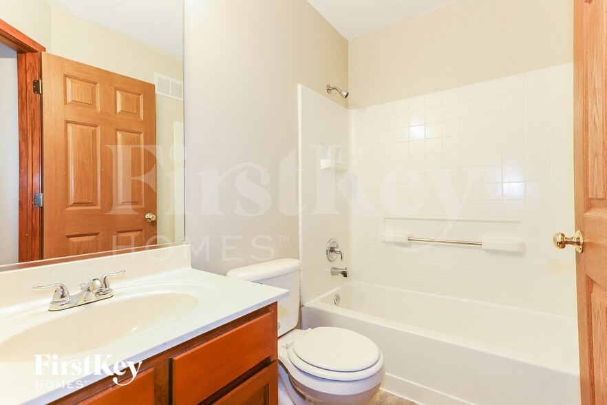 Building Photo - 1662 Park Vista Ln