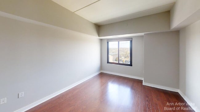 Building Photo - 111 N Ashley St